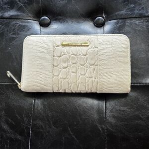 Brahmin Suri Wallet - Sea Salt White Carman